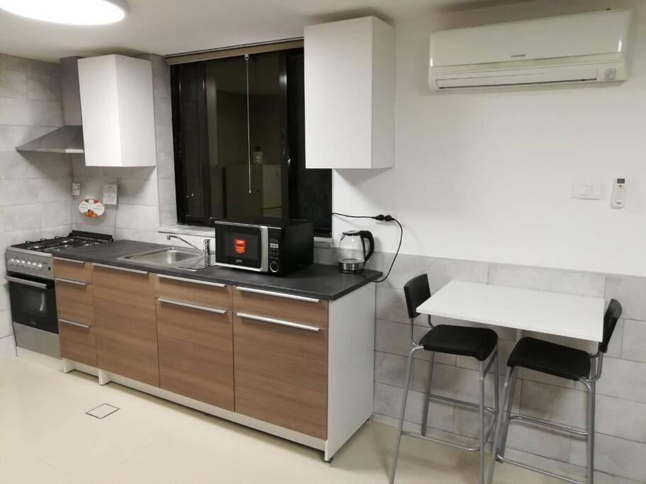 'C' Dazzling Modern 2 Bdrm Apt In Khalda Free Wifi Amman Ngoại thất bức ảnh