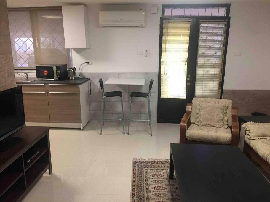 'C' Dazzling Modern 2 Bdrm Apt In Khalda Free Wifi Amman Ngoại thất bức ảnh